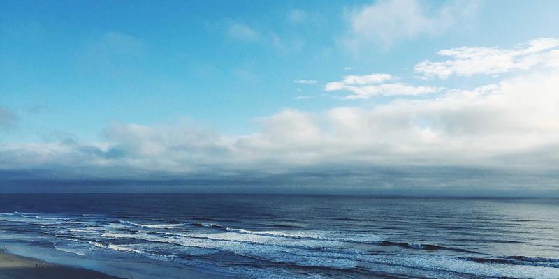 AI驱动的海洋经济未来：解码蓝色碳汇、深海采矿与生物医药的产业化趋势