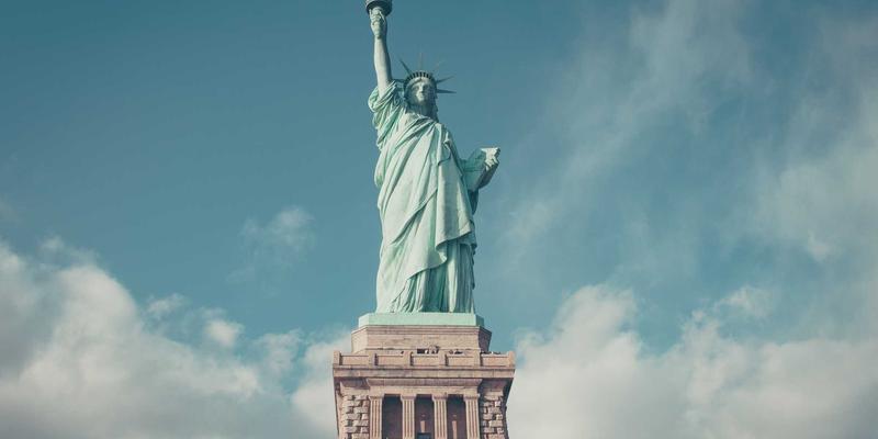 数字未来蓝图：AI与生物技术如何重塑气候适应型城市的韧性基础设施