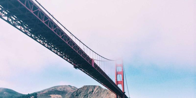 神经形态计算：下一代人工智能的硬件革命与未来应用场景预测